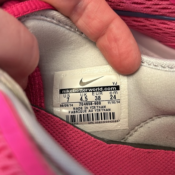 Hot pink Nike Training Zoom Fit Sneakers - Picture 4 of 5